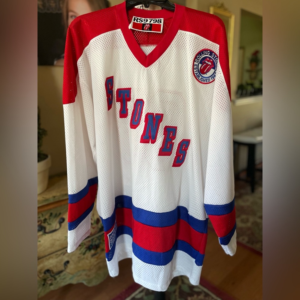 “ROLLING STONES” 🎸COLLECTORS HOCKEY JERSEY
Size: XXL